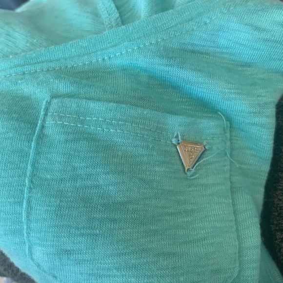 Guess mint green cold shoulder tshirt with front pocket - Picture 5 of 5